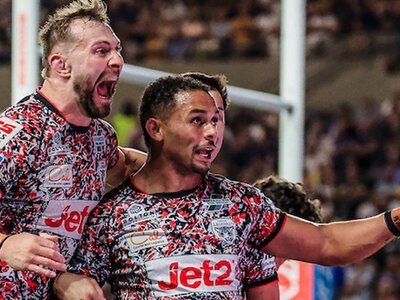 Super League: Leaders Leeds Rhinos suffer first home defeat of season as Leigh Leopards claim surprise 20-16 win at Headingley