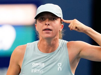 Canadian Open: Iga Swiatek defeats Elena Rybakina to end title drought