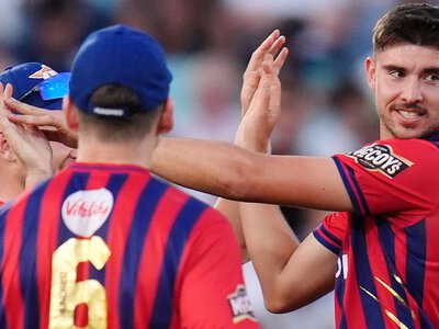 The Hundred: Manchester Super Giants into men's final with eliminator win over SunRisers Leeds as Josh Tongue and Paul Walter star