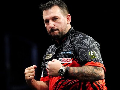New Zealand Darts Masters: Jonny Clayton thrashes Gerwyn Price in all-Welsh final in Auckland