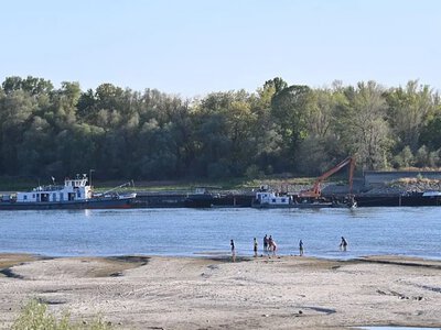 Hungary sank barges in the Danube to save the operation of the Paks nuclear power plant due to the river’s low water level