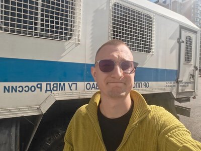 In Moscow, State Duma candidate from the Yabloko party Maksim Makarov was detained
