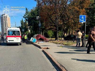 Traffic accident at a bus stop in Kyiv: two dead, 4 injured, driver detained