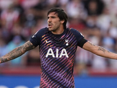 Roberto De Zerbi: Tottenham boss admits 'we're not a team yet' after new-look side suffer dismal Brentford loss