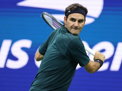 Roger Federer rolls back years to beat Andy Roddick in exhibition at US Open