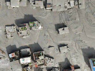 Foreign Ministry reports 55 Ukrainians missing after floods in Nepal and Tibet