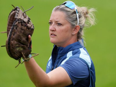 Sarah Taylor: England fielding coach says role has been 'strange' but 'amazing' and enjoying working with Jamie Smith
