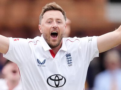 England vs Pakistan: Ollie Robinson and Jofra Archer skittle visitors as Joe Root's side take 261-run lead in second Test
