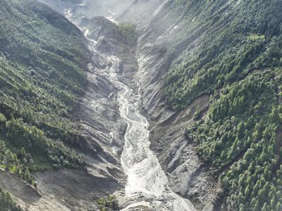 The number of people missing after the floods in Nepal has reached 3,000; 187 tourists have been found