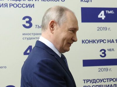 Putin compared the war against Ukraine to orcas attacking polar bears