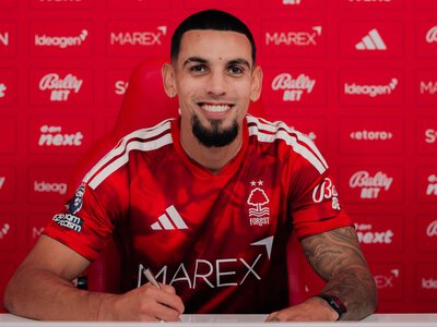 Daniel Munoz: Nottingham Forest sign defender from Crystal Palace in transfer deal worth up to £22m