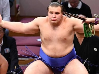 Ukrainian sumo wrestler Aonishiki becomes Tokyo police station chief for a day