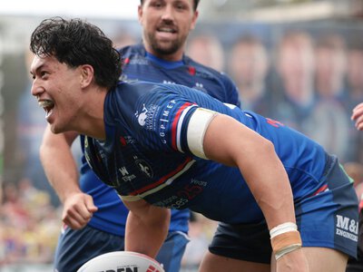 Super League: Wakefield Trinity secure 25-18 victory over Warrington Wolves as battle for third spot rolls on 