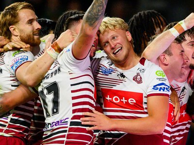 Leeds Rhinos 8-40 Wigan Warriors: Matt Peet's side close in on domestic double with statement win over Leeds