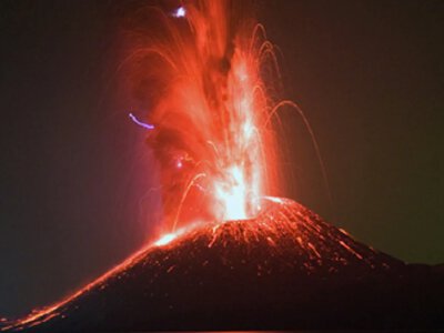 The Anak Krakatau volcano has erupted in Indonesia: operations at Jakarta airport have been suspended