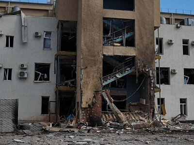Russia’s attack damages two TV channels’ premises in Kyiv, injuring media workers