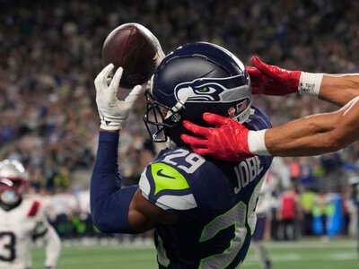 Seattle Seahawks beat New England Patriots after Drake Maye's three interceptions and Sam Darnold injury in NFL season-opener