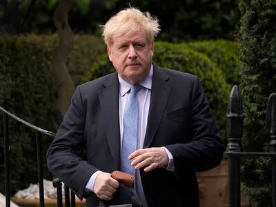 “Putin must understand that this war is stupid”: Boris Johnson said that Ukraine must continue putting pressure on the Russian Federation