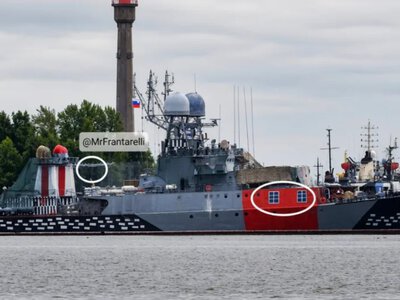 The Russians disguised a Baltic Fleet vessel as coastal houses, following the example of the German Tirpitz