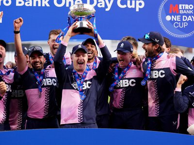 Metro Bank One Day Cup men's final: Middlesex beat Leicestershire Foxes to end 36-year List A trophy wait
