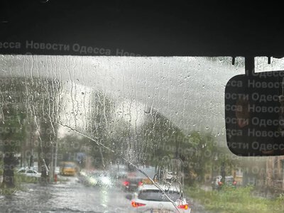 Odesa hit by bad weather: streets flooded, yellow alert level declared