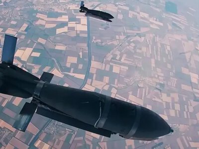 What is a guided aerial bomb: range, speed, and countermeasures