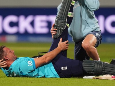 Jos Buttler injury derails England as Sri Lanka seal 16-run win in second ODI to level series