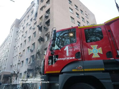 The Russians attacked two medical facilities in Zaporizhzhia in the morning; one person was injured