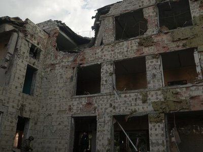 Russian glide bombs strike Sumy school, leaving dead and injured
