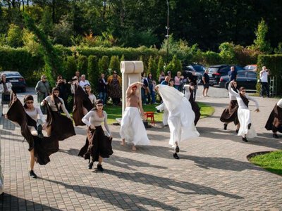 International artists create new sculptures for Carpathian Sculpture Route in Zakarpattia region