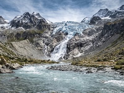 Glaciers are disappearing before our very eyes – scientists warn of “catastrophic decades” ahead for the Alps