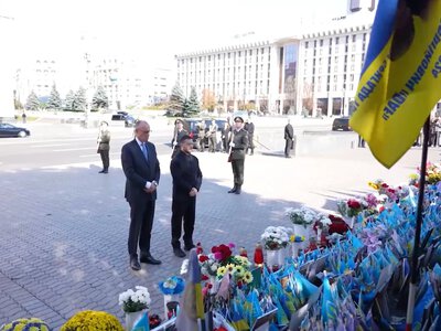 Zelenskyy and Merz paid tribute to fallen defenders at the capital’s Maidan Nezalezhnosti