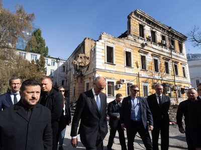 Zelenskyy and Merz visited the site of Russia’s strike on the National Academy of Sciences in Kyiv