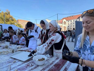 Budapest hosts second Ukrainian cultural and gastronomic festival, making 4,822 varenyky to break record