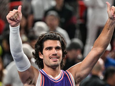 Carlos Alcaraz: Spaniard displays new look in victory at Shanghai Masters as Mirra Andreeva, Qinwen Zheng make China Open final