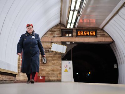 In Kyiv, the metro and buses have changed their routes due to the closure of the Southern Bridge