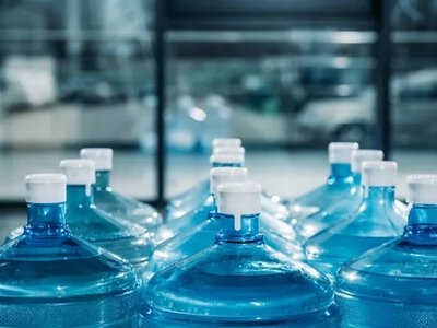 The water disappeared after shelling or a blackout: how to find a safe source and properly store supplies