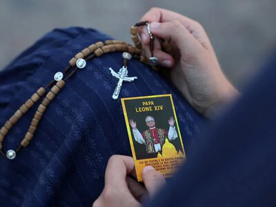 Pope Leo has begun working a little after surgery to remove a tumor from his lung — the Vatican