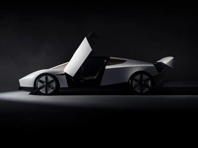 Tesla unveiled a flying Roadster that accelerates to 100 km/h in 0.81 seconds