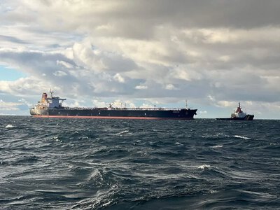 The US will allow some sanctioned Russian tankers to resume operations - Bloomberg