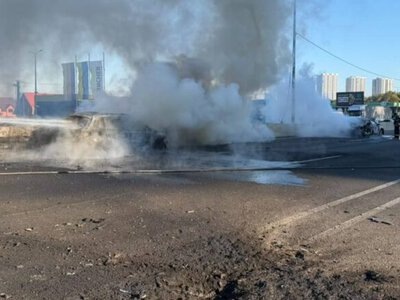 Russian drone strikes Kyiv–Odesa highway in Fastiv district, triggering car fires, killing three, and injuring four