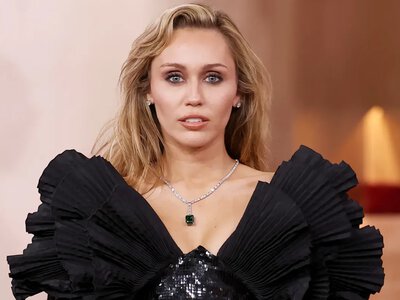 Miley Cyrus made the dream of a fan battling cancer come true — the singer personally shaved her head
