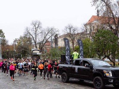 Solutions to win: Lviv charity run raises nearly €1,000 for Ukraine's Armed Forces
