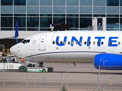 In the United States, a plane carrying 150 people returned to the airport after a passenger reported a hijacking