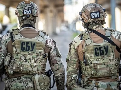 Two Russian contract soldiers fled the front and wanted to make their way to Kyiv — the SBU detained them