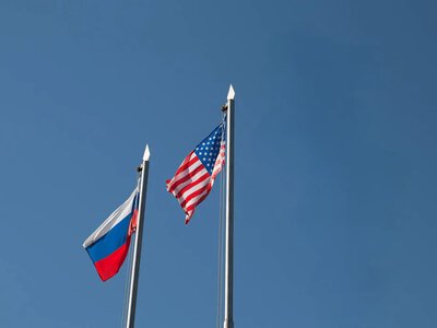 The US and Russia are discussing deals for American oil giants as part of peace talks - FT