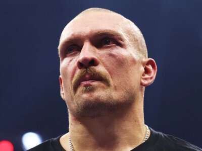 Usyk parodied Ronaldo’s celebration against the backdrop of a Messi shirt
